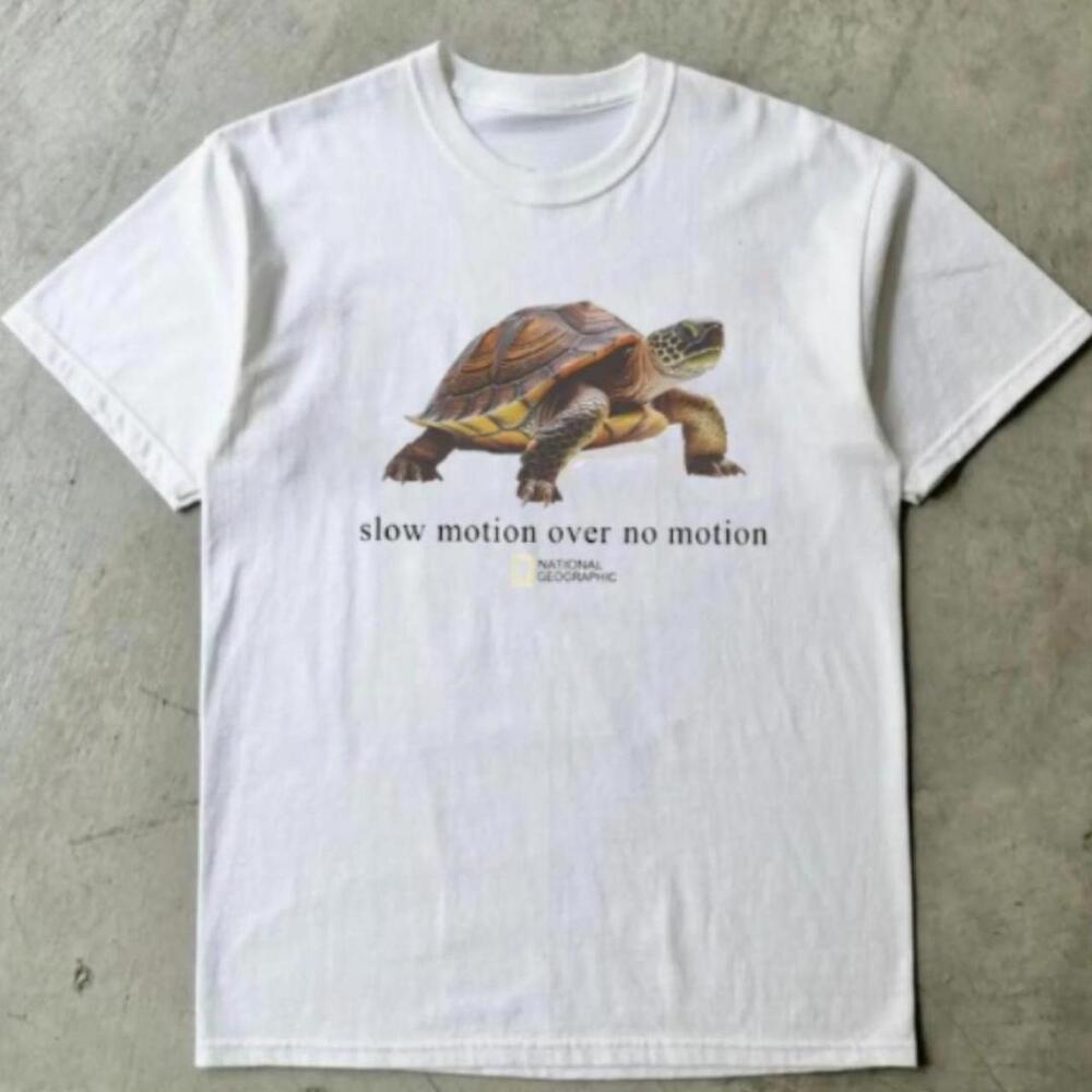 Gildan Men White T-Shirt, National Geographic White Turtle Tee